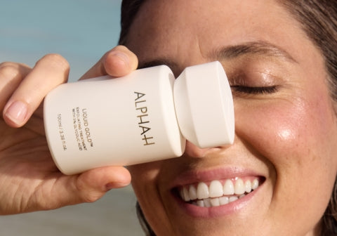 Exactly what you can (& can’t) do about the 2 types of skin ageing.